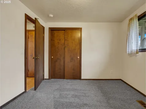 1440 NE 18th Street Gresham OR 97030