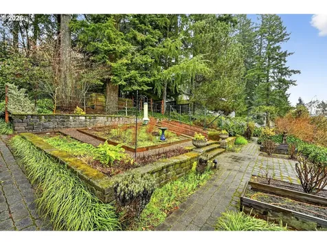3009 SW Dickinson Street Portland OR 97219