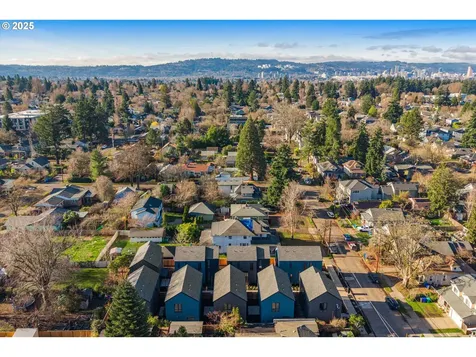 5484 SE Boise Street Portland OR 97206
