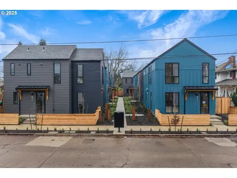 5484 SE Boise Street Portland OR 97206