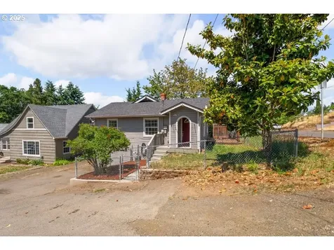 1235 SE Booth Avenue Roseburg OR 97470