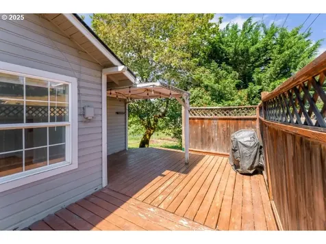 1235 SE Booth Avenue Roseburg OR 97470