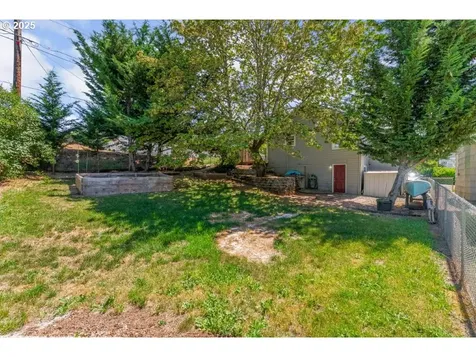 1235 SE Booth Avenue Roseburg OR 97470
