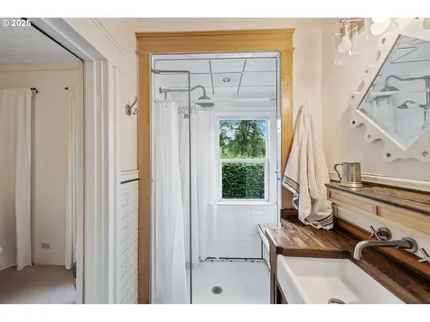 144 N Gould Street Coquille OR 97423