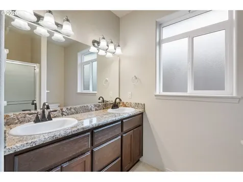 3105 NE 120th Avenue Vancouver WA 98682