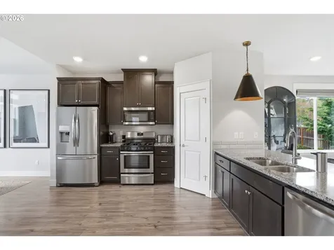 2111 NW 70th Street Vancouver WA 98665