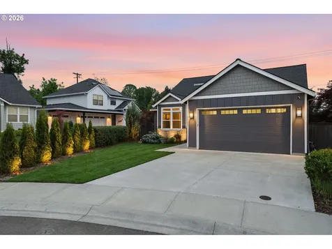 2111 NW 70th Street Vancouver WA 98665