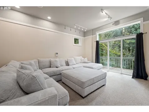 3426 SW Arnold Street Portland OR 97219