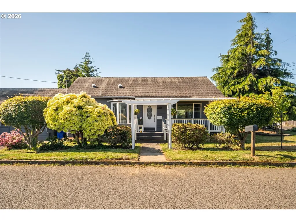 1789 14th Street North Bend OR 97459