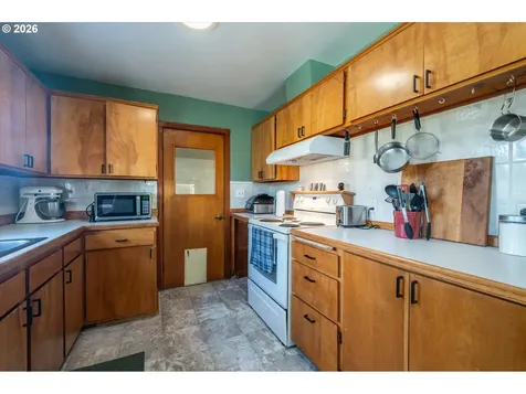 1789 14th Street North Bend OR 97459