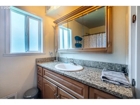 1789 14th Street North Bend OR 97459