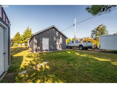 1789 14th Street North Bend OR 97459