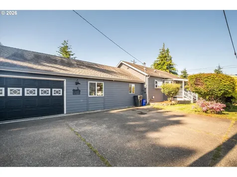 1789 14th Street North Bend OR 97459