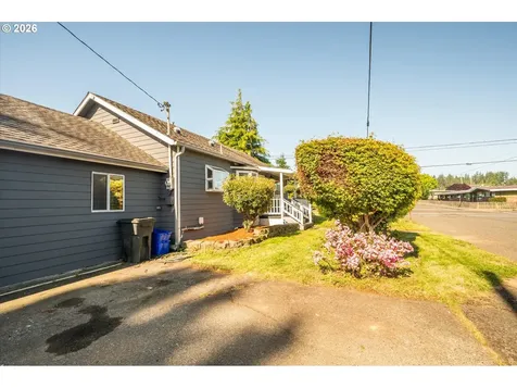 1789 14th Street North Bend OR 97459