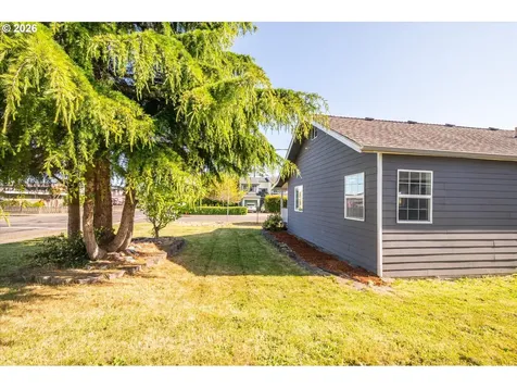 1789 14th Street North Bend OR 97459