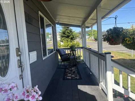 1789 14th Street North Bend OR 97459