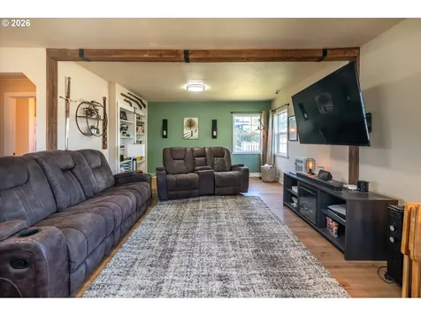 1789 14th Street North Bend OR 97459