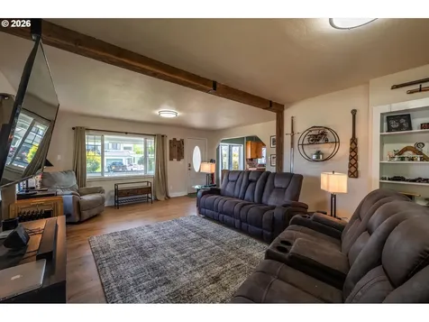1789 14th Street North Bend OR 97459