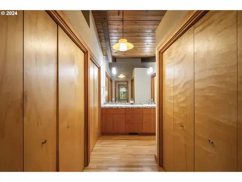 610 Atwater Road Lake Oswego OR 97034