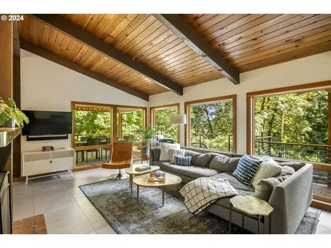 610 Atwater Road Lake Oswego OR 97034