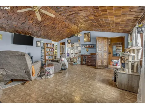 7138 Grandview Avenue Scotts Mills OR 97375