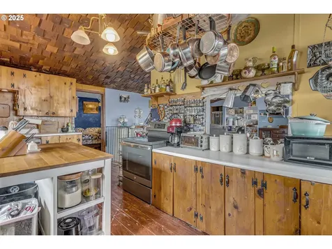 7138 Grandview Avenue Scotts Mills OR 97375