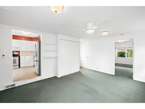 23 SE 91st Avenue Portland OR 97216