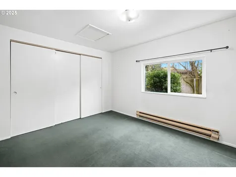 23 SE 91st Avenue Portland OR 97216