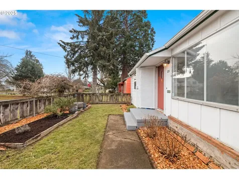 23 SE 91st Avenue Portland OR 97216
