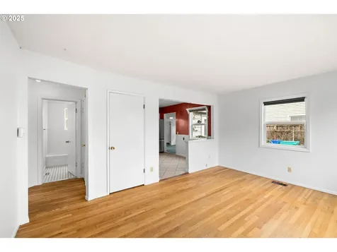 23 SE 91st Avenue Portland OR 97216