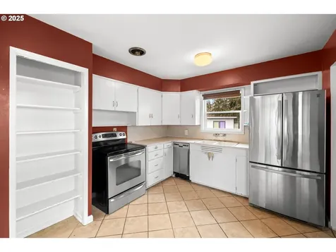 23 SE 91st Avenue Portland OR 97216