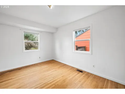 23 SE 91st Avenue Portland OR 97216