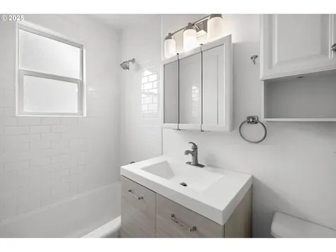 23 SE 91st Avenue Portland OR 97216