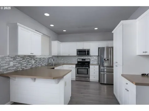 3549 Jones Loop Hood River OR 97031