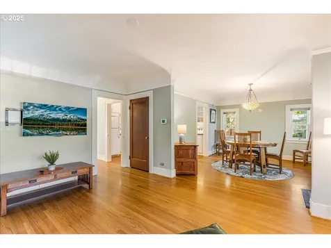 1638 SE Harrison Street Portland OR 97214