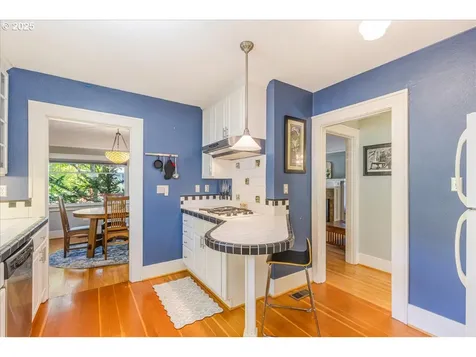 1638 SE Harrison Street Portland OR 97214