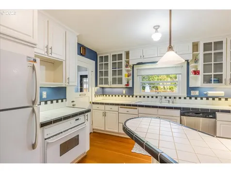1638 SE Harrison Street Portland OR 97214