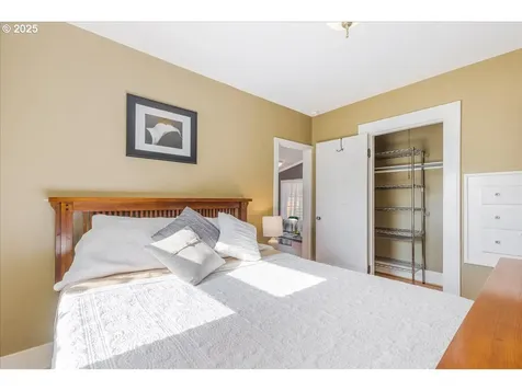 1638 SE Harrison Street Portland OR 97214