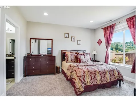 10703 NW Glenmore Way Portland OR 97229