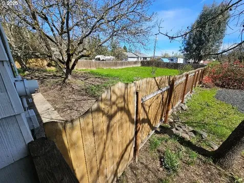 338 NW Civil Bend Avenue Winston OR 97496