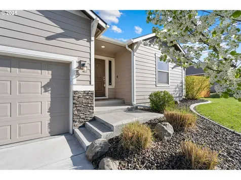 1323 E Newport Avenue Hermiston OR 97838