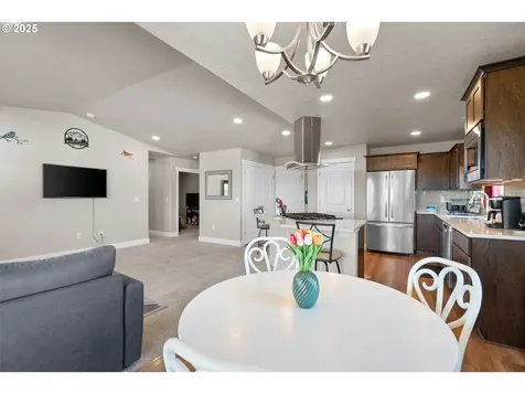 1323 E Newport Avenue Hermiston OR 97838