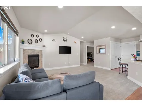 1323 E Newport Avenue Hermiston OR 97838