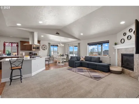1323 E Newport Avenue Hermiston OR 97838