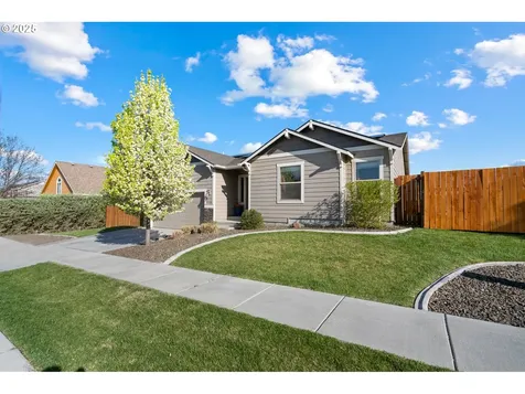1323 E Newport Avenue Hermiston OR 97838