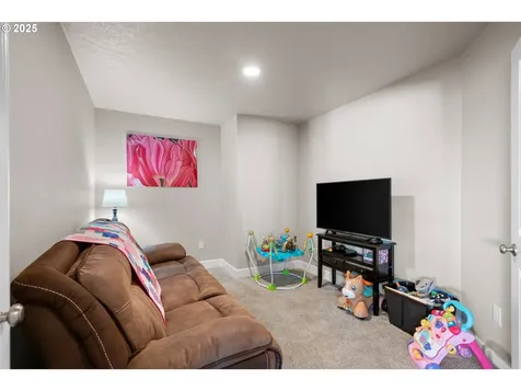 1323 E Newport Avenue Hermiston OR 97838