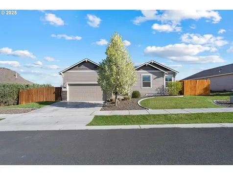 1323 E Newport Avenue Hermiston OR 97838