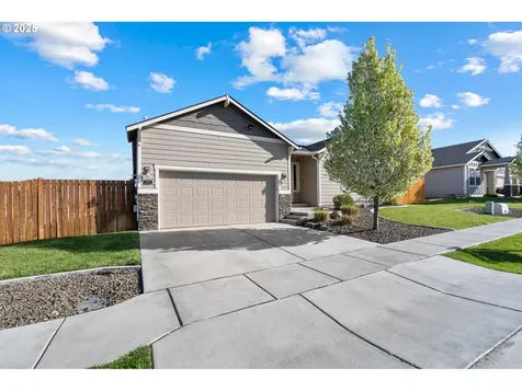 1323 E Newport Avenue Hermiston OR 97838