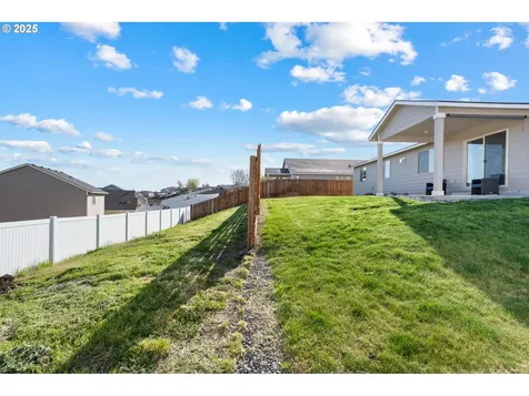 1323 E Newport Avenue Hermiston OR 97838