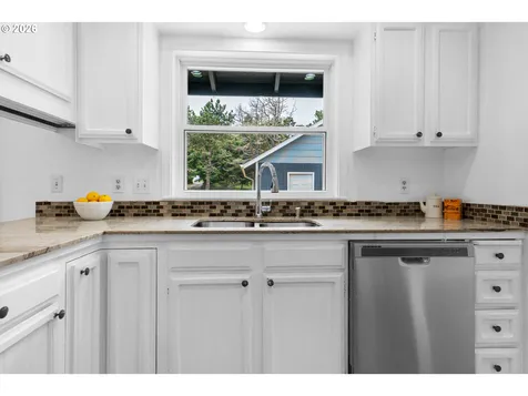 90364 Lewis Road Warrenton OR 97146